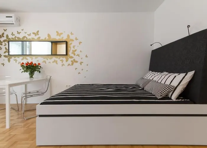 Gorgeous Flat With Garage