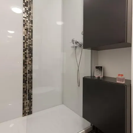 Apartman Gorgeous Flat With Garage *