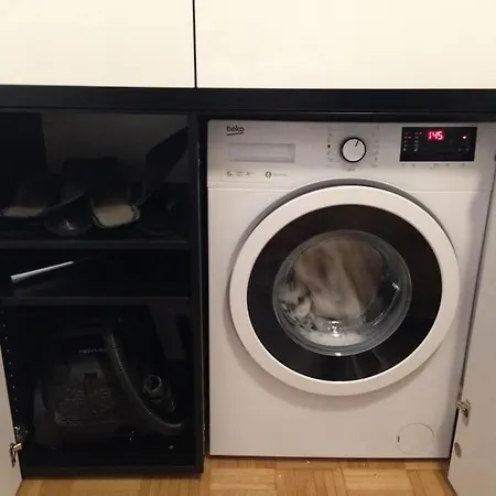 Gorgeous Flat With Garage *