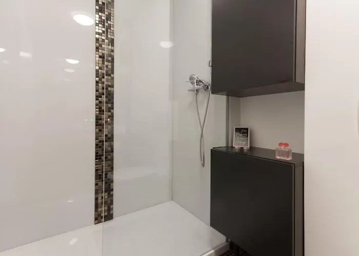 アパート Gorgeous Flat With Garage *