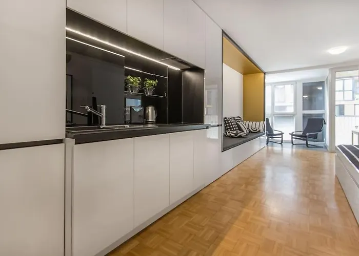 Gorgeous Flat With Garage