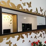 Gorgeous Flat With Garage شقة