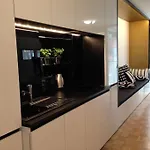 Gorgeous Flat With Garage ليوبليانا