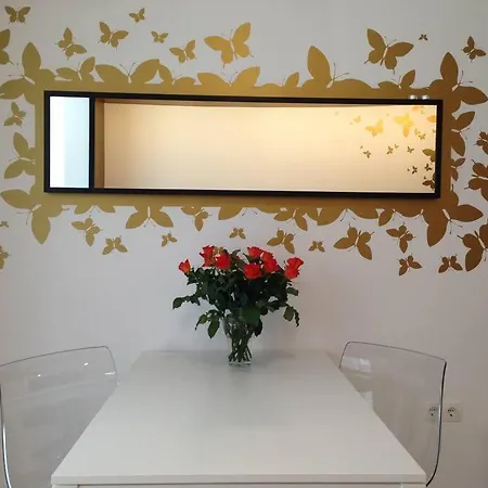 Gorgeous Flat With Garage 류블랴나