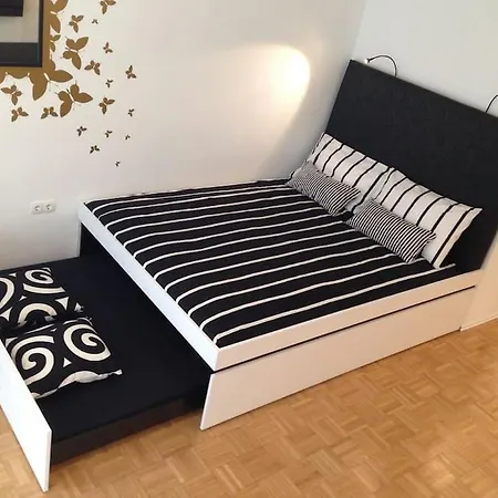 아파트 Gorgeous Flat With Garage *