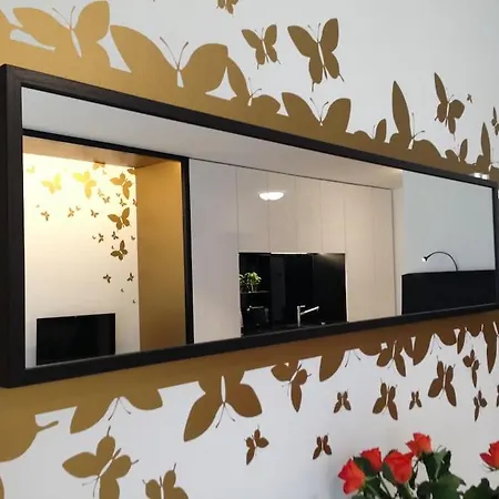 Gorgeous Flat With Garage 아파트