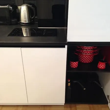 Gorgeous Flat With Garage 아파트 *