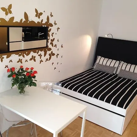 Gorgeous Flat With Garage 아파트 *