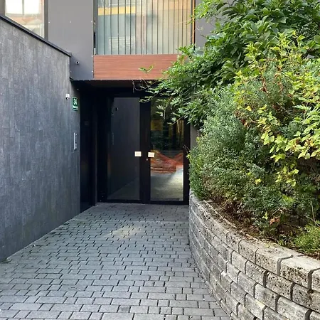 Gorgeous Flat With Garage