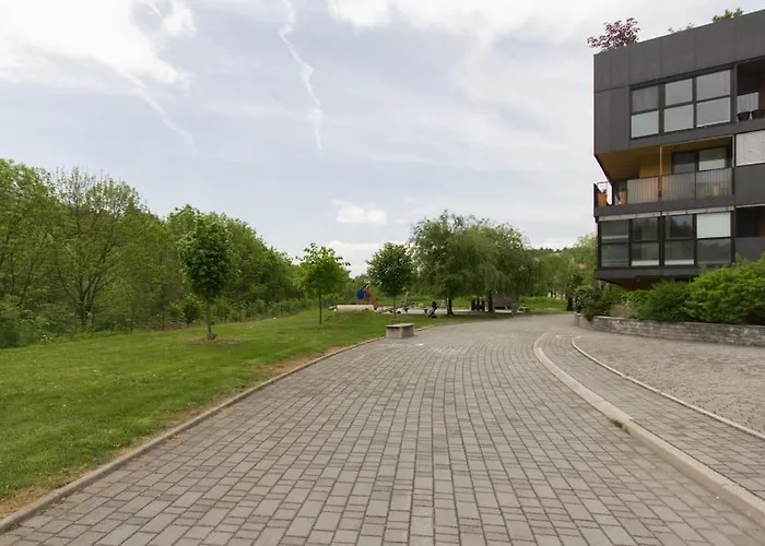 Gorgeous Flat With Garage